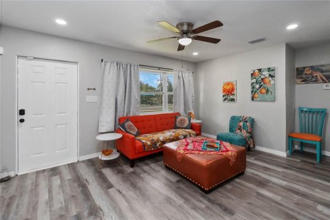 House in Auburndale, Florida 3 bedrooms, 80.27 sq.m. № 1893742 - photo 4