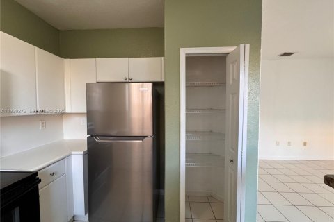 Townhouse in Homestead, Florida 3 bedrooms, 132.2 sq.m. № 1989096 - photo 8