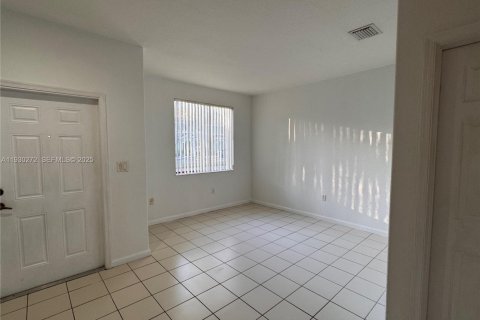 Townhouse in Homestead, Florida 3 bedrooms, 132.2 sq.m. № 1989096 - photo 2