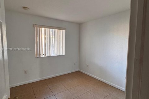 Townhouse in Homestead, Florida 3 bedrooms, 132.2 sq.m. № 1989096 - photo 12