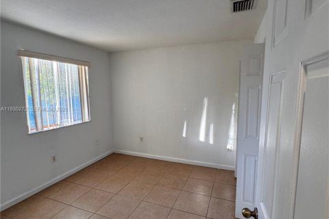 Townhouse in Homestead, Florida 3 bedrooms, 132.2 sq.m. № 1989096 - photo 10