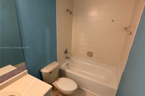 Townhouse in Homestead, Florida 3 bedrooms, 132.2 sq.m. № 1989096 - photo 15