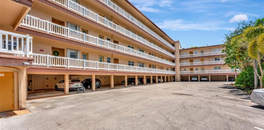 Condo in Plantation, Florida, 2 bedrooms № 1839144