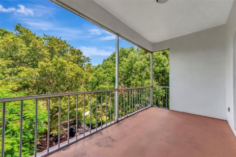 Condo in Plantation, Florida, 2 bedrooms  № 1839144 - photo 20