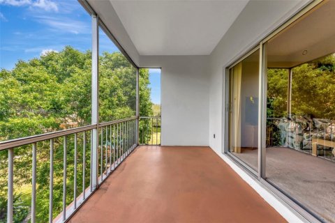 Condo in Plantation, Florida, 2 bedrooms  № 1839144 - photo 22