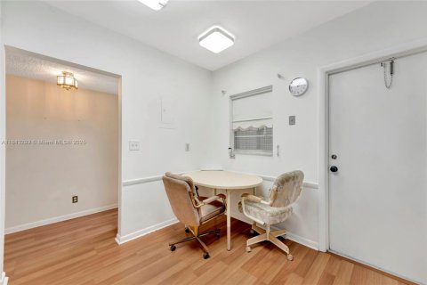 Condo in Plantation, Florida, 2 bedrooms  № 1839144 - photo 9