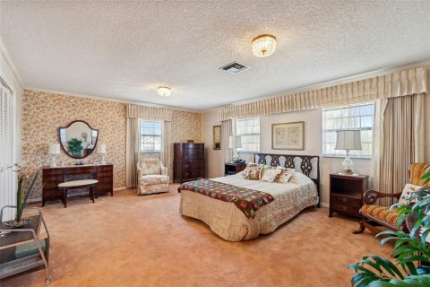 House in Wesley Chapel, Florida 4 bedrooms, 489.04 sq.m. № 2124169 - photo 19