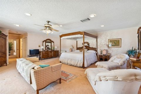 House in Wesley Chapel, Florida 4 bedrooms, 489.04 sq.m. № 2124169 - photo 14