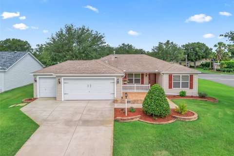 House in The Villages, Florida 3 bedrooms, 141.86 sq.m. № 1789002 - photo 1