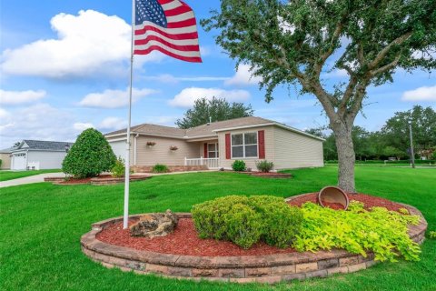 House in The Villages, Florida 3 bedrooms, 141.86 sq.m. № 1789002 - photo 2