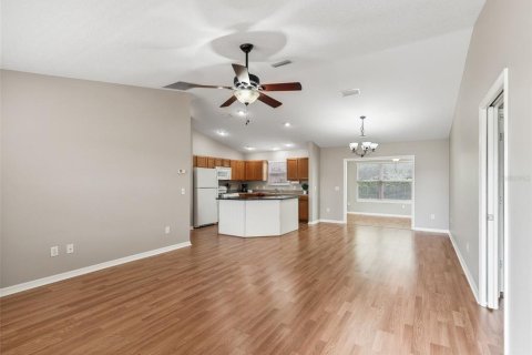 House in The Villages, Florida 3 bedrooms, 141.86 sq.m. № 1789002 - photo 8