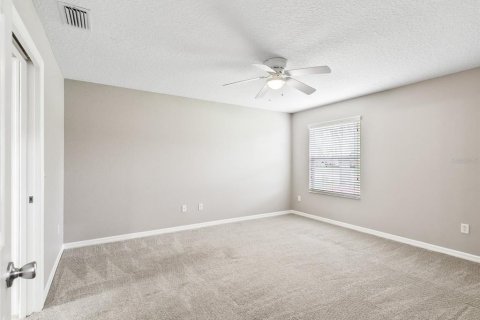 House in The Villages, Florida 3 bedrooms, 141.86 sq.m. № 1789002 - photo 12
