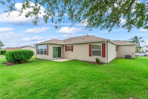 House in The Villages, Florida 3 bedrooms, 141.86 sq.m. № 1789002 - photo 22