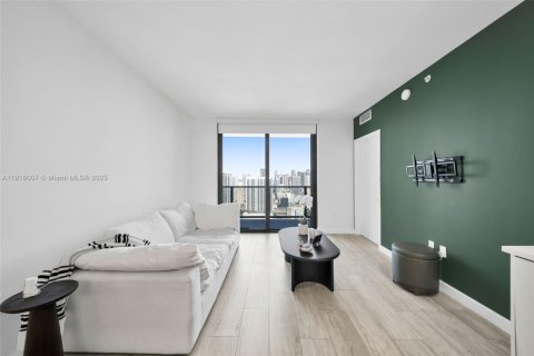 Condo in Miami, Florida, 1 bedroom № 1972508 - photo 8