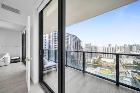 Condo in Miami, Florida, 1 bedroom № 1972508 - photo 23
