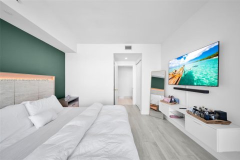 Condo in Miami, Florida, 1 bedroom № 1972508 - photo 20