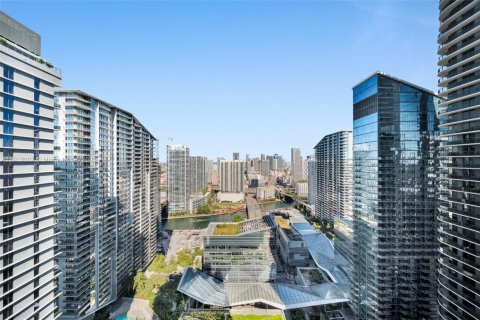 Condo in Miami, Florida, 1 bedroom № 1972508 - photo 1