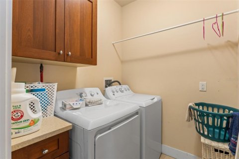 Commercial property in Orlando, Florida 6 bedrooms, 303.14 sq.m. № 1690286 - photo 18