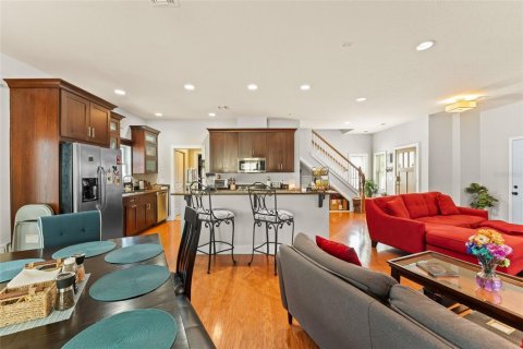 Commercial property in Orlando, Florida 6 bedrooms, 303.14 sq.m. № 1690286 - photo 12