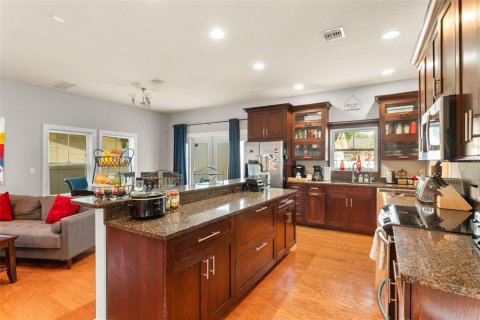 Commercial property in Orlando, Florida 6 bedrooms, 303.14 sq.m. № 1690286 - photo 8
