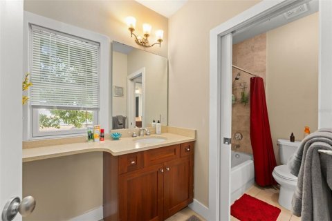 Commercial property in Orlando, Florida 6 bedrooms, 303.14 sq.m. № 1690286 - photo 30
