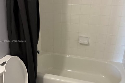 Снять в аренду таунхаус в Хомстед, Флорида 2 спальни, 114.64м2, № 2030207 - фото 18