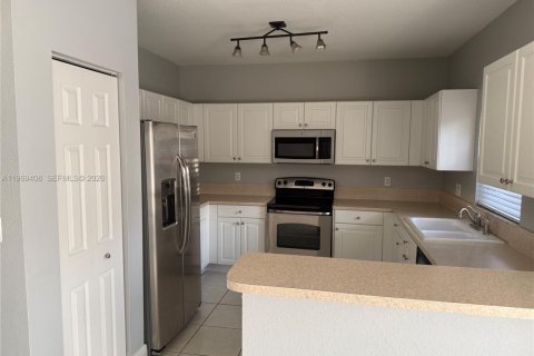 Снять в аренду таунхаус в Хомстед, Флорида 2 спальни, 114.64м2, № 2030207 - фото 7