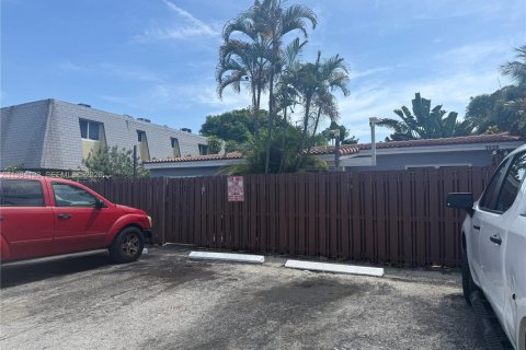 Villa ou maison à louer à Fort Lauderdale, Floride: 2 chambres, 78.97 m2 № 2045498 - photo 12