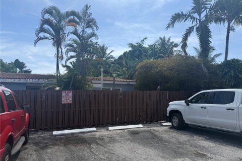 Villa ou maison à louer à Fort Lauderdale, Floride: 2 chambres, 78.97 m2 № 2045498 - photo 7