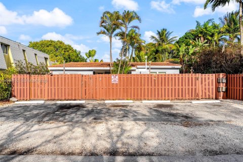 House in Fort Lauderdale, Florida 2 bedrooms, 78.97 sq.m. № 2045498 - photo 18