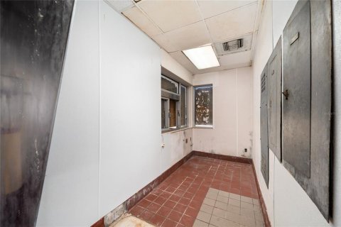 Commercial property in Orlando, Florida 292.64 sq.m. № 2108467 - photo 16