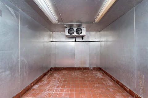 Commercial property in Orlando, Florida 292.64 sq.m. № 2108467 - photo 20