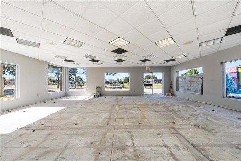 Commercial property in Orlando, Florida 292.64 sq.m. № 2108467 - photo 11