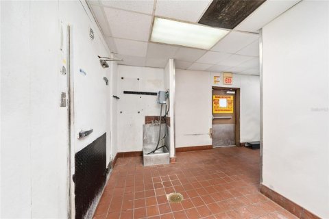 Commercial property in Orlando, Florida 292.64 sq.m. № 2108467 - photo 22