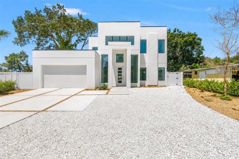House in Sarasota, Florida 5 bedrooms, 278.71 sq.m. № 2363942