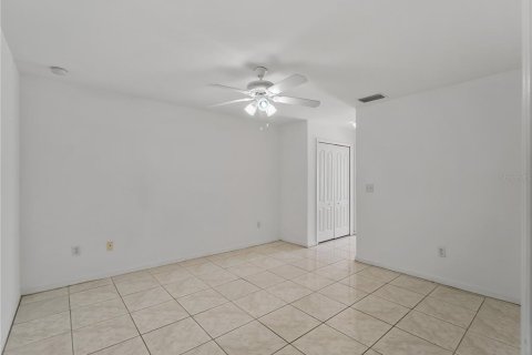 House in Lehigh Acres, Florida 3 bedrooms, 118.17 sq.m. № 2217540 - photo 30