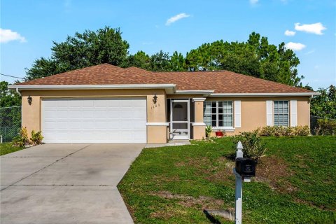 House in Lehigh Acres, Florida 3 bedrooms, 118.17 sq.m. № 2217540
