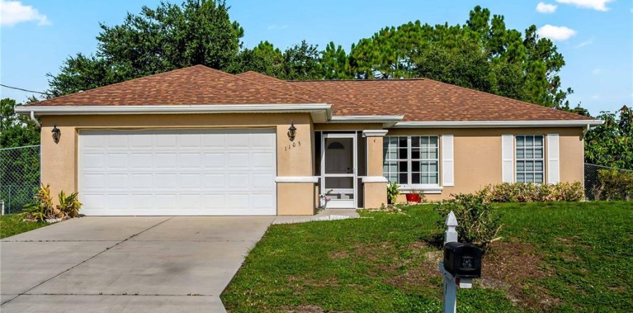 House in Lehigh Acres, Florida 3 bedrooms, 118.17 sq.m. № 2217540