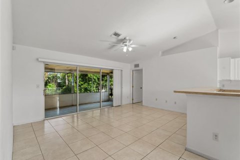 House in Lehigh Acres, Florida 3 bedrooms, 118.17 sq.m. № 2217540 - photo 28