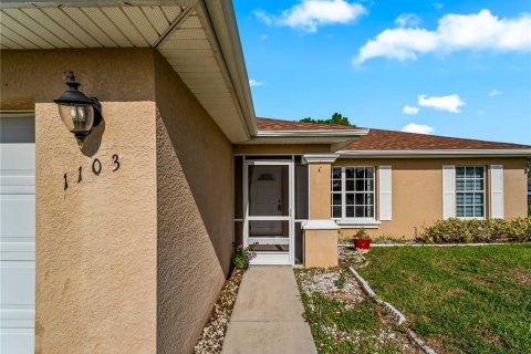 House in Lehigh Acres, Florida 3 bedrooms, 118.17 sq.m. № 2217540 - photo 4