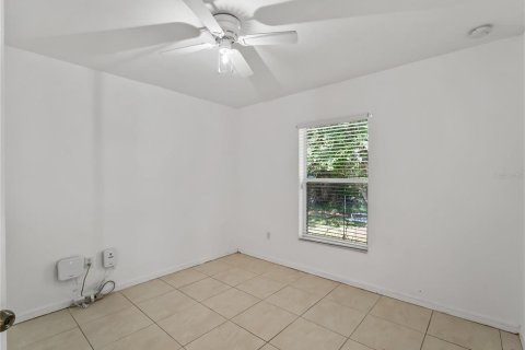 House in Lehigh Acres, Florida 3 bedrooms, 118.17 sq.m. № 2217540 - photo 22