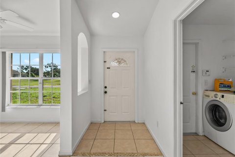 House in Lehigh Acres, Florida 3 bedrooms, 118.17 sq.m. № 2217540 - photo 7