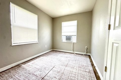 House in Saint Petersburg, Florida 2 bedrooms, 62.43 sq.m. № 2210391 - photo 6