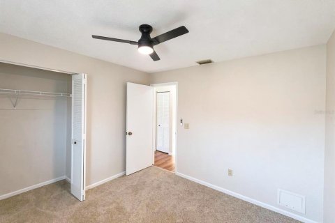 House in Palm Coast, Florida 3 bedrooms, 155.43 sq.m. № 2199844 - photo 16