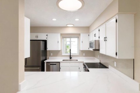 House in Palm Coast, Florida 3 bedrooms, 155.43 sq.m. № 2199844 - photo 3