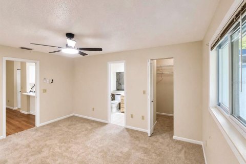 House in Palm Coast, Florida 3 bedrooms, 155.43 sq.m. № 2199844 - photo 10
