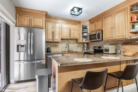 Townhouse in Plantation, Florida 2 bedrooms, 127.46 sq.m. № 2247162
