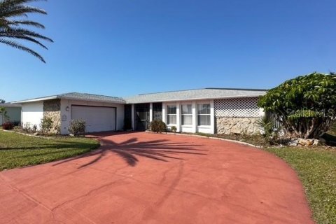 House in Rotonda, Florida 3 bedrooms, 157.38 sq.m. № 1518307 - photo 19