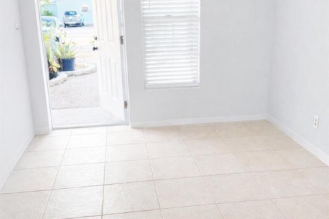 Apartamento en alquiler en Deerfield Beach, Florida, 3 habitaciones, 65.03 m2 № 2088254 - foto 4