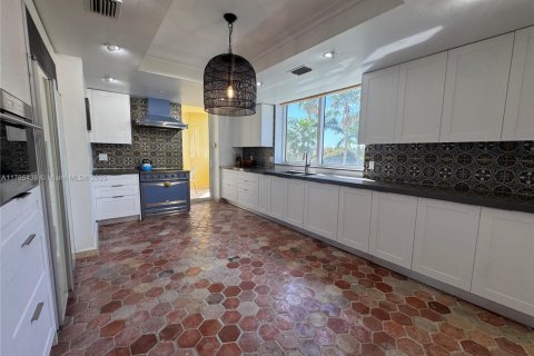 Condominio en alquiler en Key Biscayne, Florida, 3 dormitorios, 274.06 m2 № 1728319 - foto 5